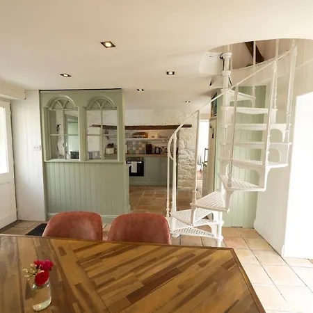 The At Lennaght بيت للعطل Inistioge